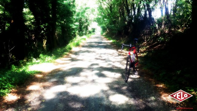 Petite route parralèle à la montée de Chasselay à Limonest