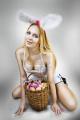 Image attachée: femme lapin de Pâques.jpg